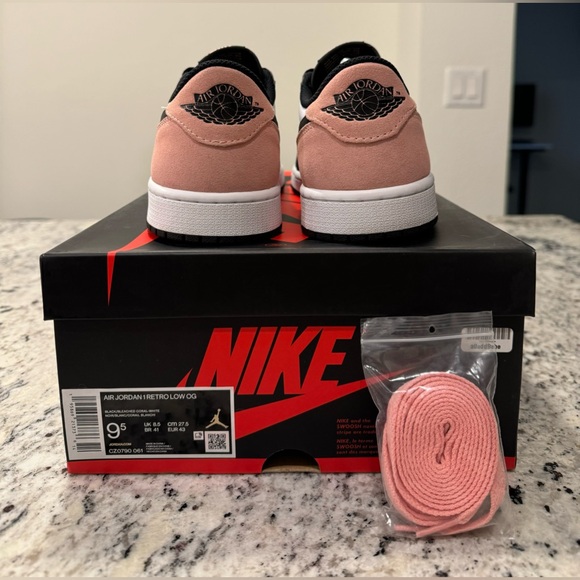 Nike Air Jordan 1 Low OG “Bleached Coral” - Picture 6 of 7